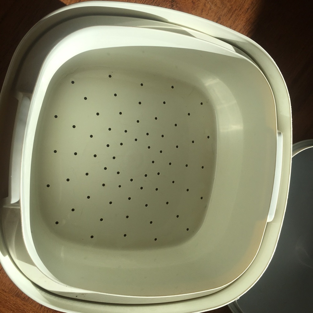 Vintage Tupperware Rice Cooker - Picture 2 of 3